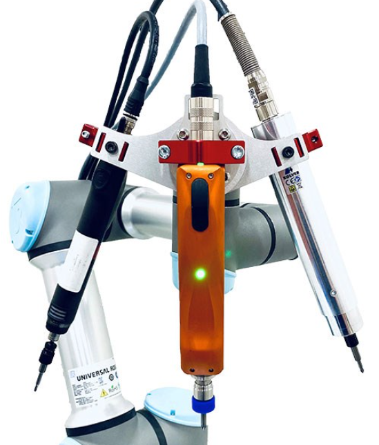 Universal Robots: Integrated Multi-Driver